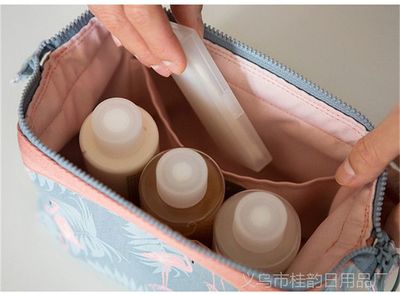 韩系多能魔法袋 立体大容量旅行收纳包，兼作便携化妆包与日用杂物整理神器